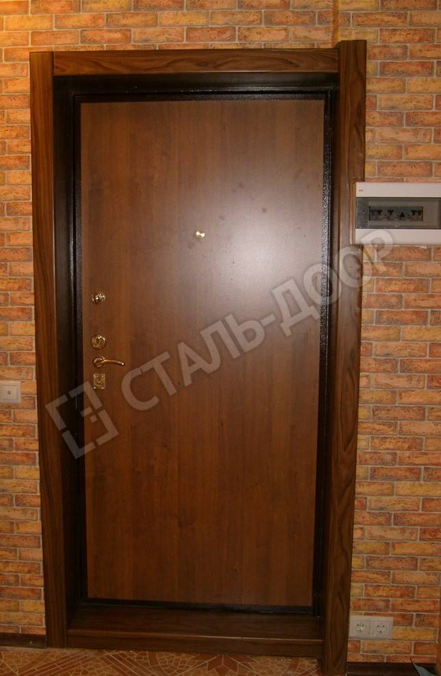 Входная квартирная дверь с отделкой МДФ