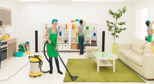 Как проводится работа по уборке частного дома